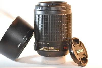 Nikon DX AF-S VR Nikkor 55-200mm G ED lens HB-37 for D3400 D5600 D7200 D90 D7500 - Image 1 of 4