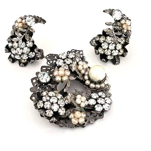 Vintage Original By Robert Brooch Clip On Earrings Set Rhinestones Faux Pearls - Bild 1 von 17