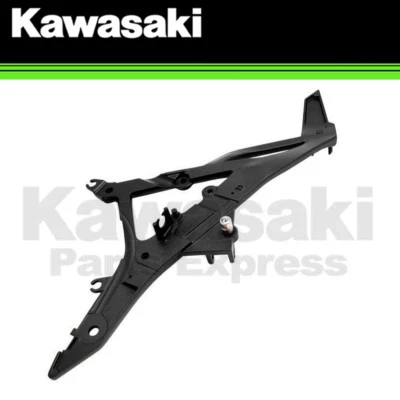 NEW 2009 - 2011 GENUINE KAWASAKI NINJA 650R / ER-6n RH FOOTPEG BRACKET STEP STAY - Image 1 of 2