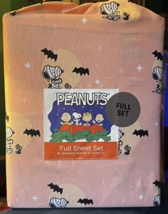 Snoopy Peanuts Woodstock Halloween Mummy Bats Moon Stars PINK FULL Sheet Set - Picture 1 of 2