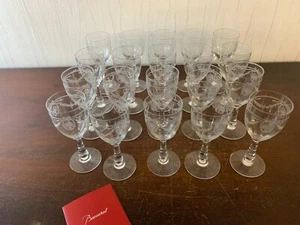 17 Glasses Wine White Etched Flower Crystal Baccarat (Price per Unit) - Picture 1 of 10