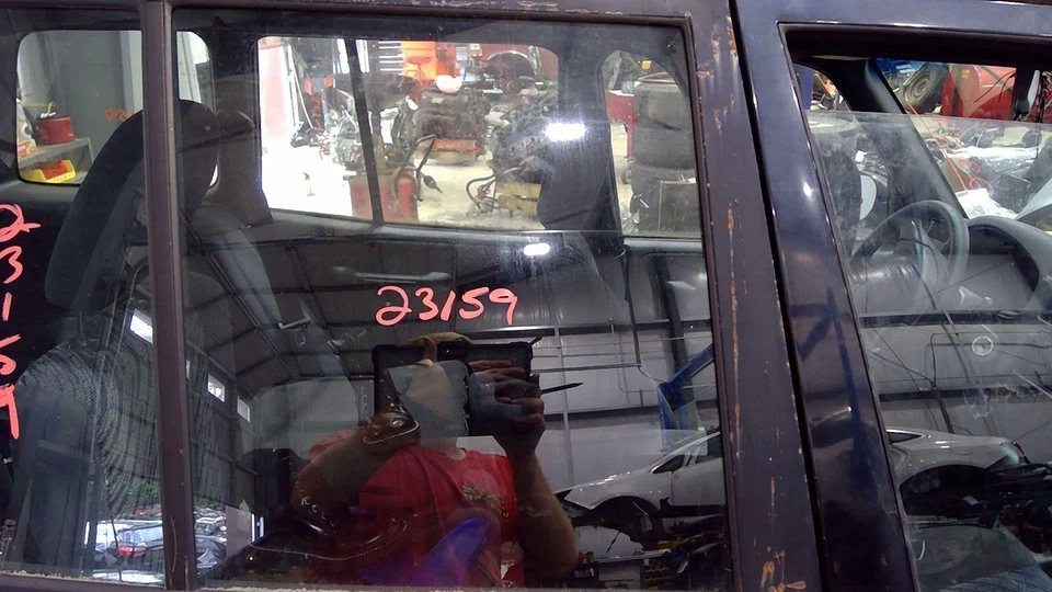 1996 - 00 Toyota Rav4 Rear Door Glass RH Passenger Side 4Dr ONLY OEM 6811342020 - Image 1 of 1