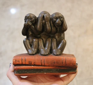 Vintage The Three Wise Monkeys Ceramic Figurine, Hear Speak See No Evil - Picture 1 of 7