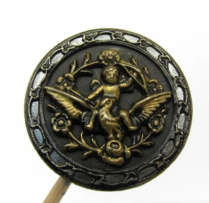 Antico quadro bottone Cupido cavalcando un'aquila 1 1/4" BBB - Foto 1 di 7