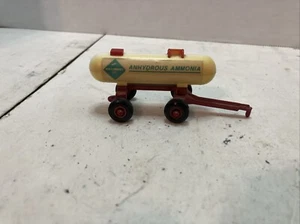 Ertl Anhydrous Ammonia Tank Wagon 1/64 AA-1550-G - Picture 1 of 5