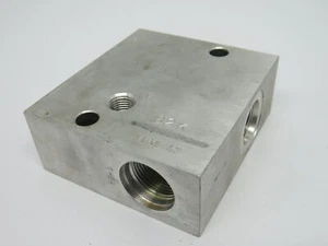 Sun Hydraulics B2K Line Mount Manifold 90° MISSING HARDWARE USED - Picture 1 of 3
