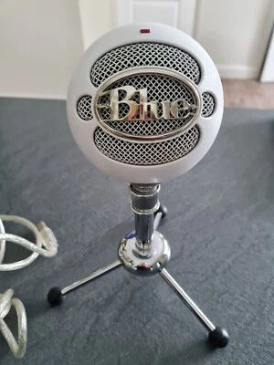 Blue Microphones Snowball iCE USB Cardioid Microphone - White. Slightly used. - Image 1 of 4