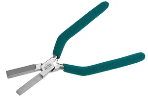 Wubbers Triangle Mandrel Pliers - Medium - Picture 1 of 4