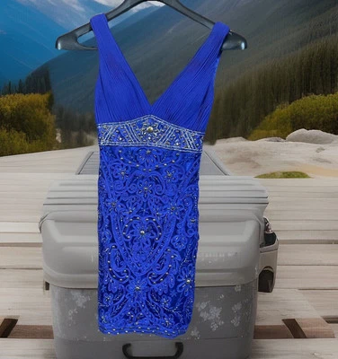 VESTIDO MIDI SUE WONG AZUL REAL SIN MANGAS CUELLO EN V BORDADO CON CUENTAS TALLA 2 Foto 1 de 4