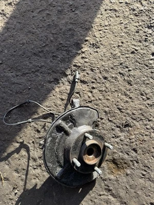 MITSUBISHI COLT RALLIART CZT CZC TURBO 1.5T 4G15 - Buje delantero derecho O/S Drivers - Imagen 1 de 4