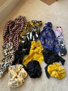 Set 12 pezzi Scrunchies con 11 scrunchies assortiti più 1 coperchio pettine - Foto 1 di 4