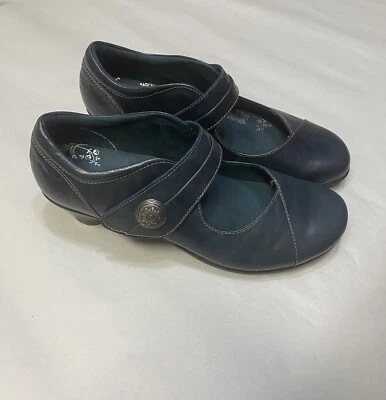 Taos Women’s Shoe Size 9 Majesty Mary Jane Leather Upper Kitten Heel Teal - Image 1 of 4