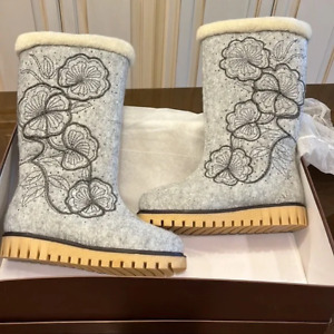 Azura Boots NEW IN BOX Italian Jarria Mid Calf Gray Embroidered Women's 5.5/6
