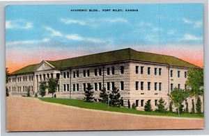 Academic Building For Riley Kansas Vintage Unused Linen Postcard - Picture 1 of 2
