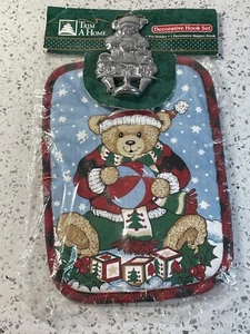 NEW Vintage Trim A Home Christmas Santa Bear Decorative Potholder Hook Set - Picture 1 of 4