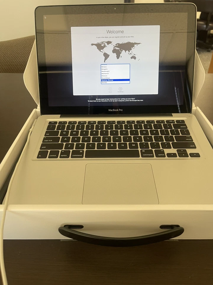 Apple MacBook Pro 13.3'' (500GB HDD, Intel Core i5-3210M, 2.50 GHz, 4GB) Laptop - Image 1 of 4