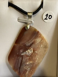 Pendentif En Agate De Sauternes Mineraux De France FMG Collection  - Picture 1 of 1
