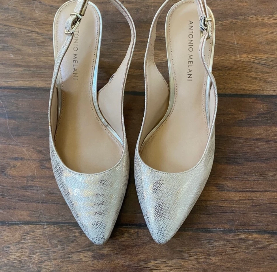 Zapatos de salón Antonio Melani Orlenne dorados metálicos con tacón de gatito de cuero talla 8 Foto 1 de 1