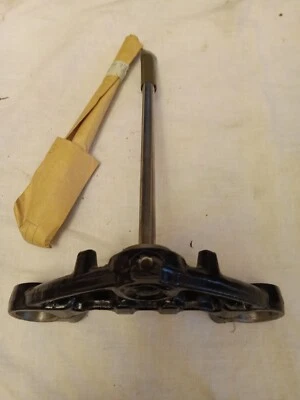 Yamaha 1971 JT1 JT1L triple árbol PT#290-23340-00 como nuevo OEM Foto 1 de 3