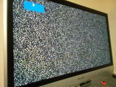 HDTV de plasma 42" classe (41,6" diagonal) com sintonizadores ATSC/QAM/NTSC integrados e SD - Imagem 1 de 4