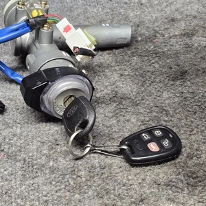 04-06 KIA SORENTO Ignition Switch Lock Cylinder W/ Key - Picture 1 of 7