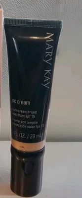 Mary Kay CC Crema Protector Solar Amplio Espectro FPS 15 - Medio a Profundo - 1 fl oz Foto 1 de 2