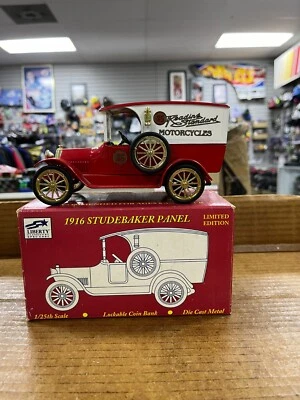 Liberty Classics 1916 Reading Standard Motorcycles Studebaker Panel 1:25 Scale - Image 1 of 4