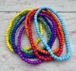 7-teiliges Armband Set Perlenarmband BoHo Ethno Hippie Glasperlen 7 Farben 5,9cm - Bild 1 von 3