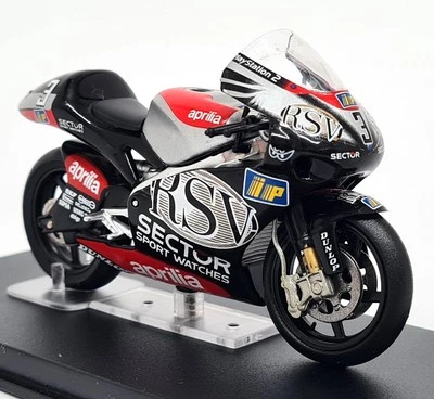 Deagostini 1/24 - Aprilia RSV 250 Marco Melandri 2002 Model Motorcycle - Image 1 of 4