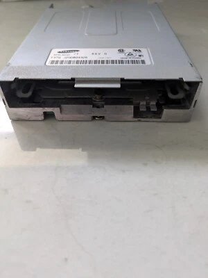 Samsung 3 1/2 " Floppy Drive Missing Front See Photos. Works - Image 1 of 3