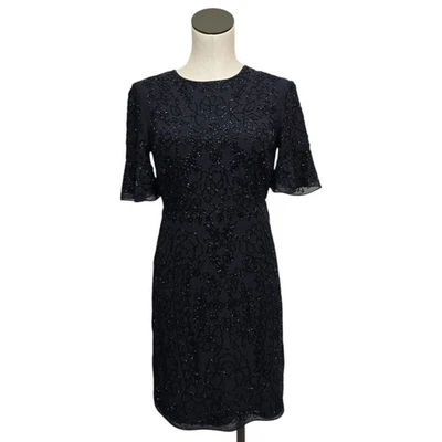 Vestido Fleur com miçangas enfeitado com agulha e linha tamanho 4 - Pequenos obstáculos - Imagem 1 de 4