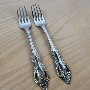 Oneida Renoir Pembrooke Set of 2 Dinner Forks USA Stainless Flatware - Picture 1 of 5