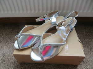 size 9 eee high heels