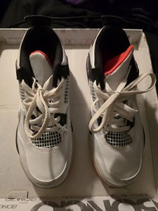 Youth Jordans - Picture 1 of 6