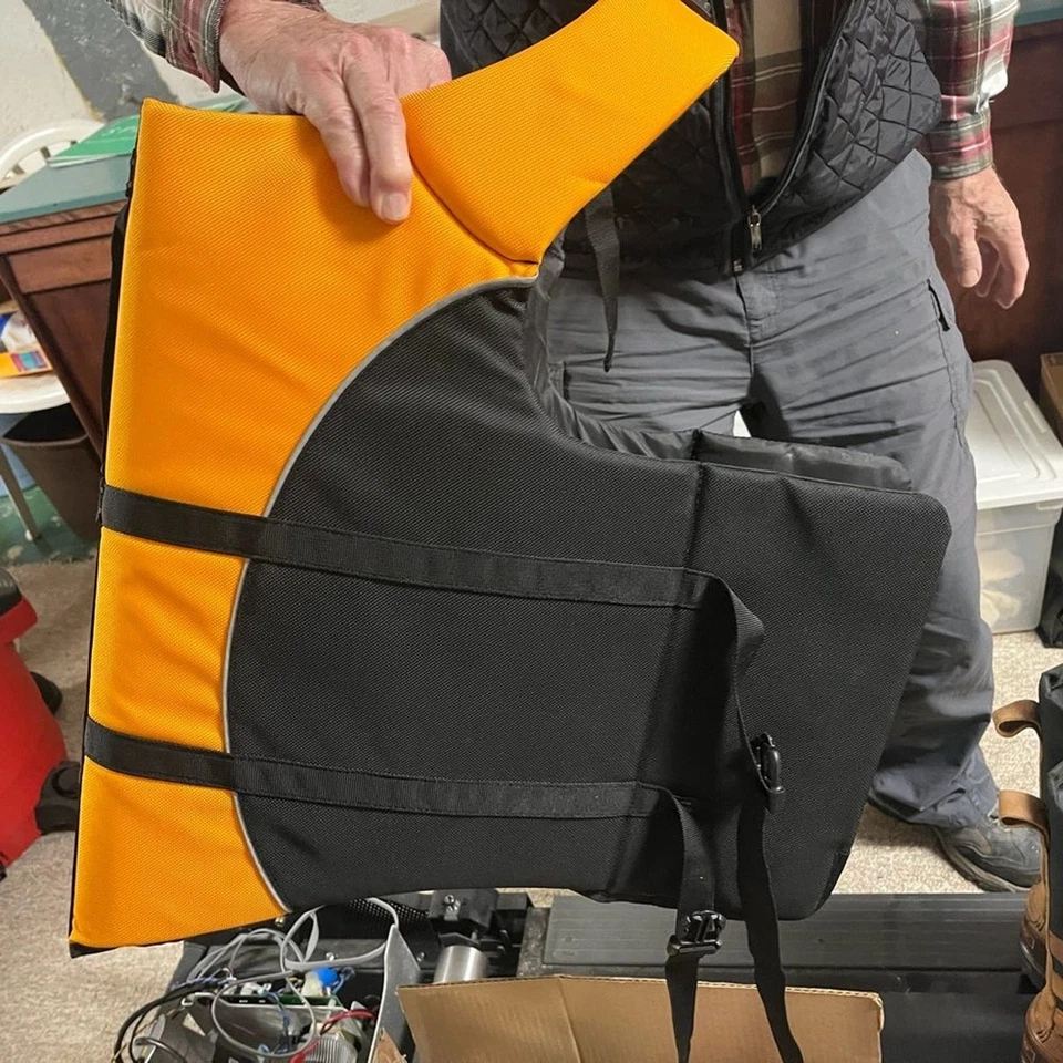 Спасательный жилет для собак RuffWear черный и оранжевый - Изображение 1 из 4