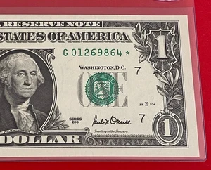 2001 Star note $1 DOLLAR BILL ( CHICAGO G ) UNCIRCULATED - Picture 1 of 3