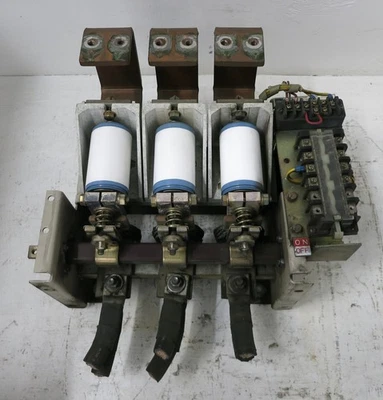 Contactor al vacío Toshiba CV212-JATU 600A 1500V 3PH bobina 90VDC 600 amperios Foto 1 de 4
