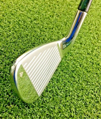 Dunlop LOCO Dart Stainless 4 Iron /  RH / Regular Steel  / New Grip / mm4513 - Image 1 of 4