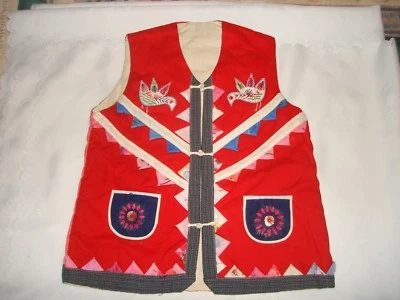 VINTAGE KIDS GOOD LUCK ANIMAL SYMBOLS ASIAN EMBROIDERED QUILTED PATCHWORK VEST  - Image 1 of 4