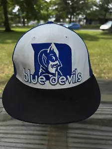 Truckermütze Kappe Duke Blue Devils Logo Buchstaben königsblau Netz Druckknopflasche 10 % Wolle - Bild 1 von 9