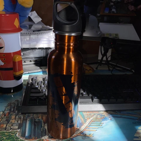 Metal Chicago bears water bottle Cover