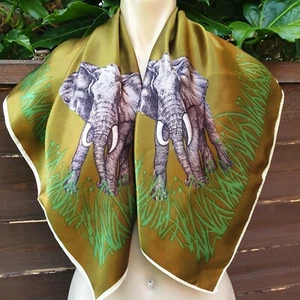 Vintage 1970's Olive Green Square Scarf with Grey Elephants - Imagen 1 de 3