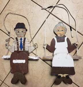 Grandma And Grandpa Folklore Deco Hang Wood Hand Crafted Hand Painted Vtg - Picture 1 of 8