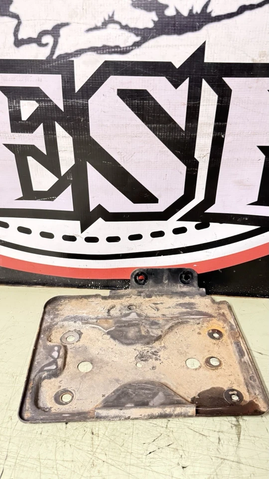 1999 - 2007 Chevy Silverado Classic Battery Tray LH Driver Side OEM 15891945 - Image 1 of 4