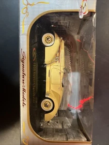 Modelos Signature 1935 Auburn Speedster 1:32 Diecast - Imagen 1 de 4
