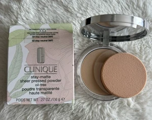 Clinique Stay-Matte polvere pressata trasparente 02 Stay Neutral senza olio full size NUOVO - Foto 1 di 1