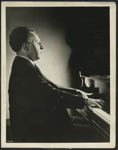 Arthur RUBINSTEIN (Pianist): Portrait Photograph - Picture 1 of 1