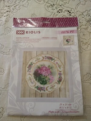 RIOLIS Counted Cross Stitch 0076PT Plate With Chrysanthemums  8 1/4” X 8 1/4” - Image 1 of 4