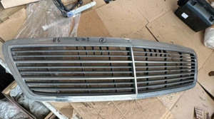 Griglia Anteriore Mercedes-Benz C-Class W203 Radiatore Griglia A2038800483 - Picture 1 of 3
