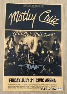 FOTO FIRMADA POR TOMMY LEE 12X18 MOTLEY CRUE ROCK N ROLL BECKETT BAS - Imagen 1 de 2